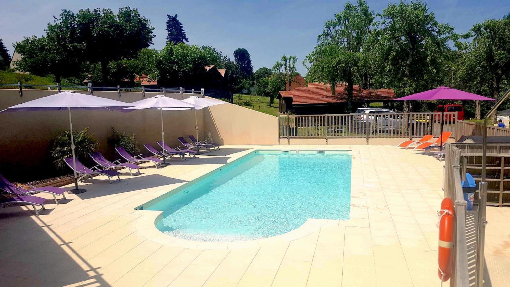 Camping Les Etoiles Saint-Sornin-Lavolps Exteriör bild