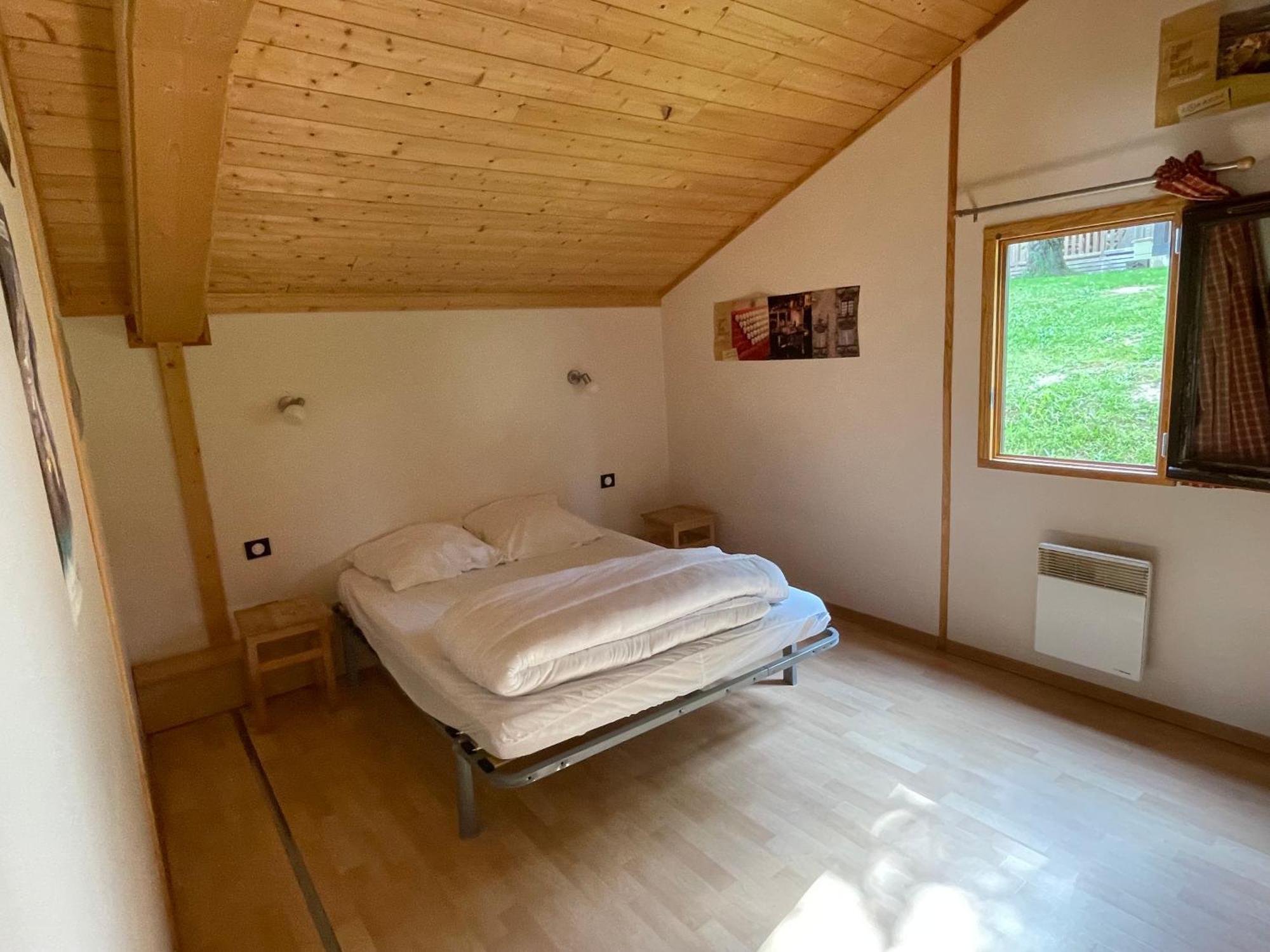 Camping Les Etoiles Saint-Sornin-Lavolps Exteriör bild