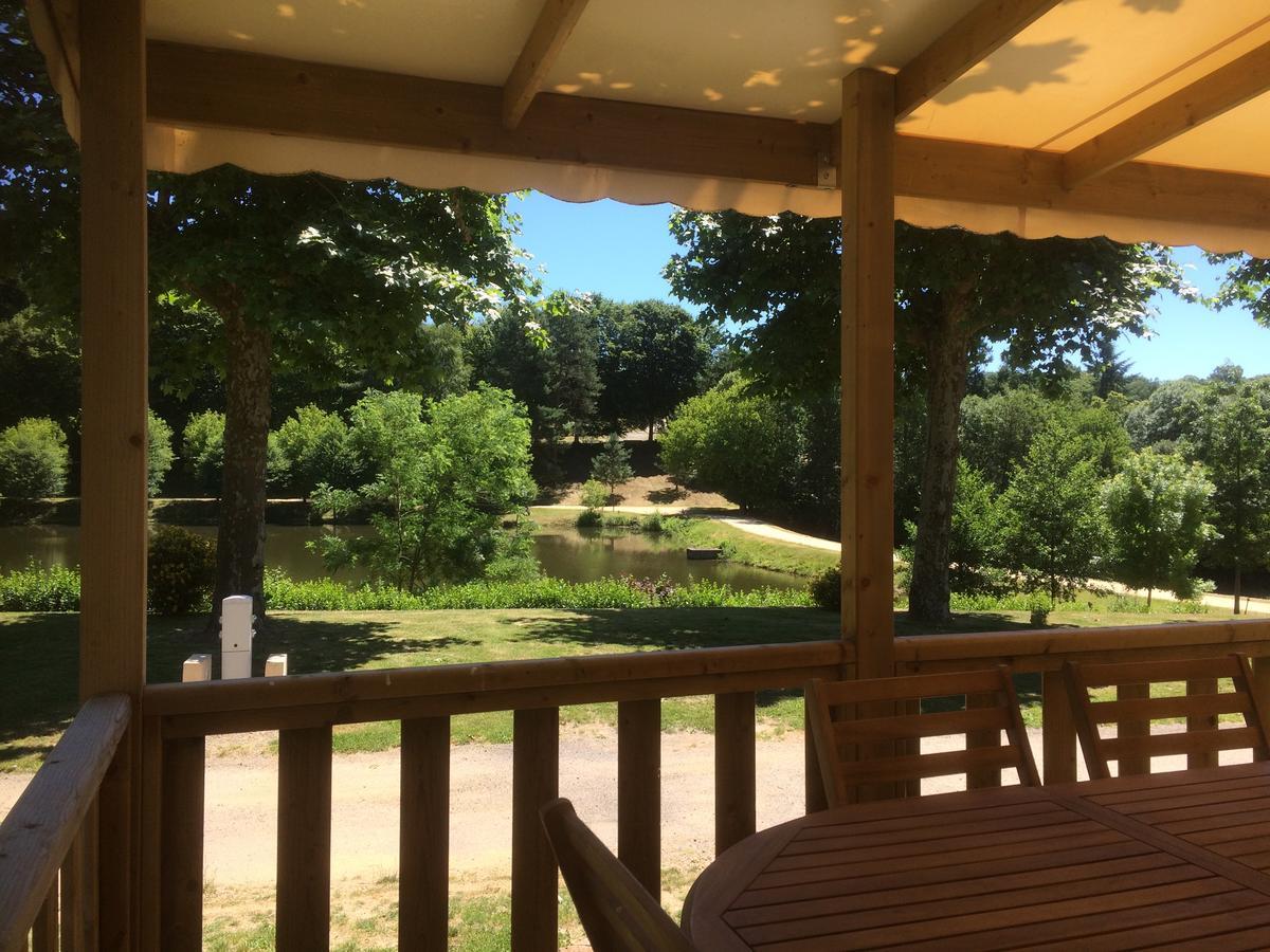 Camping Les Etoiles Saint-Sornin-Lavolps Exteriör bild