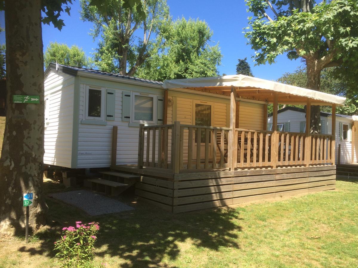 Camping Les Etoiles Saint-Sornin-Lavolps Exteriör bild