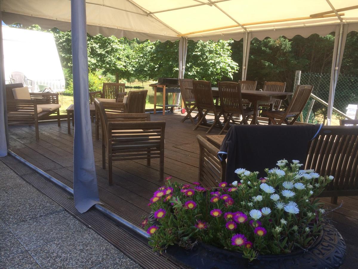 Camping Les Etoiles Saint-Sornin-Lavolps Exteriör bild
