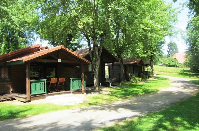 Camping Les Etoiles Saint-Sornin-Lavolps Exteriör bild