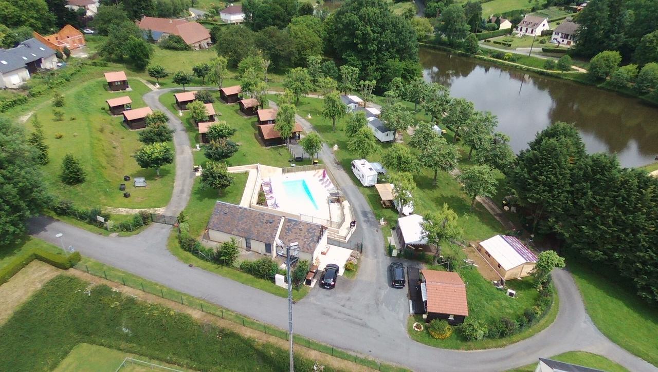 Camping Les Etoiles Saint-Sornin-Lavolps Exteriör bild